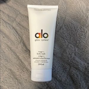 Alo glow system mega-c body wash